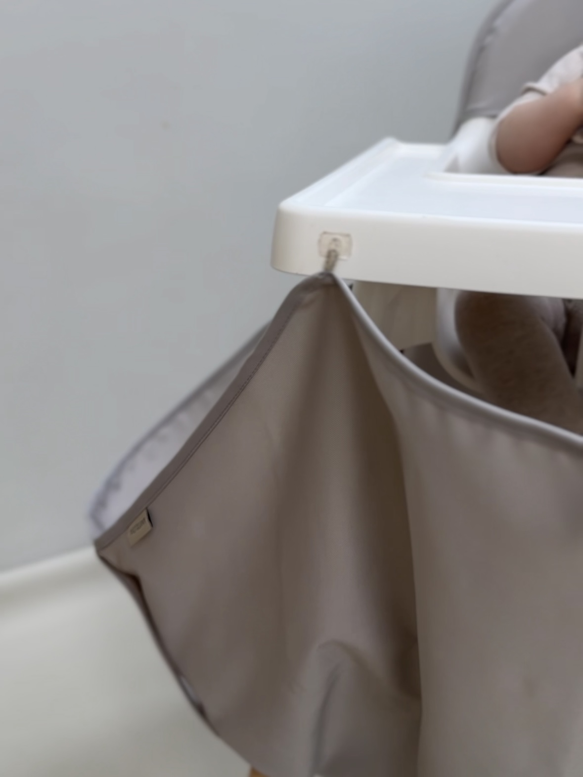 Mata wyłapująca - jasny popiel - do krzesełka do karmienia