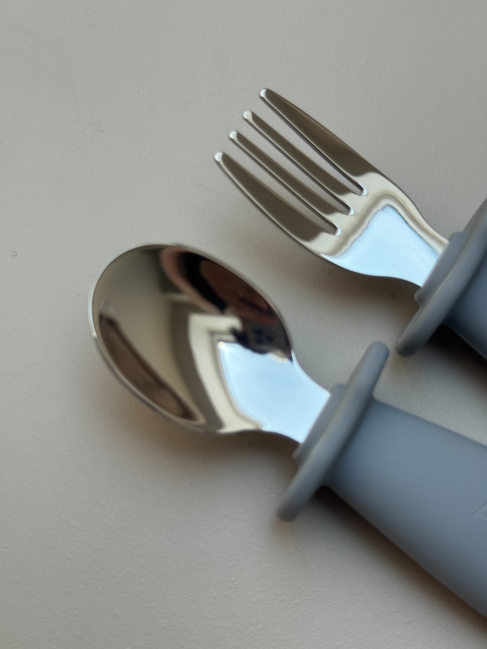 Sztućce dla dziecka - zestaw łyżeczka i widelec - kolor Granatowy