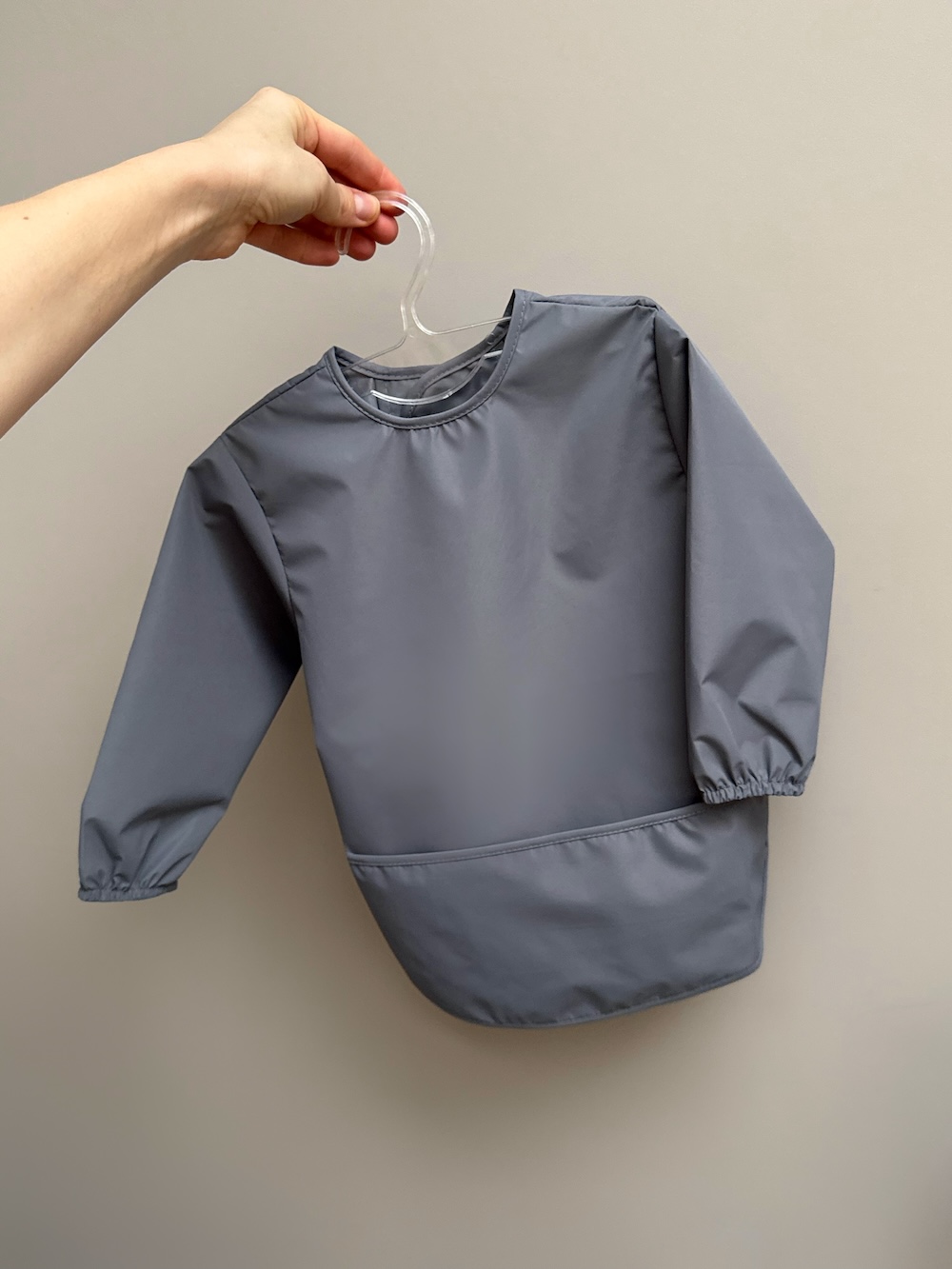 Śliniak z rękawami - Szaroniebieski